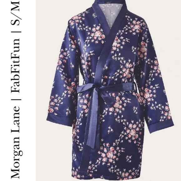 Morgan Lane Satin Robe - Picture 4 of 8